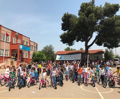 Terracity AVM Yönetimi ve ziyaretçilerinden 100 çocuğa bisiklet. - 08 Haziran 2017